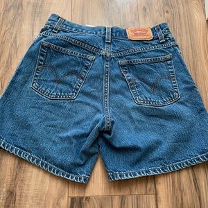 Levi Mom Shorts Size 6